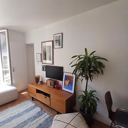 - Charming One Bedroom باريس