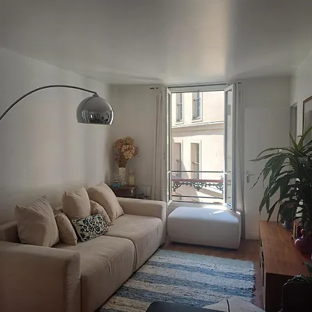 - Charming One Bedroom * Paris